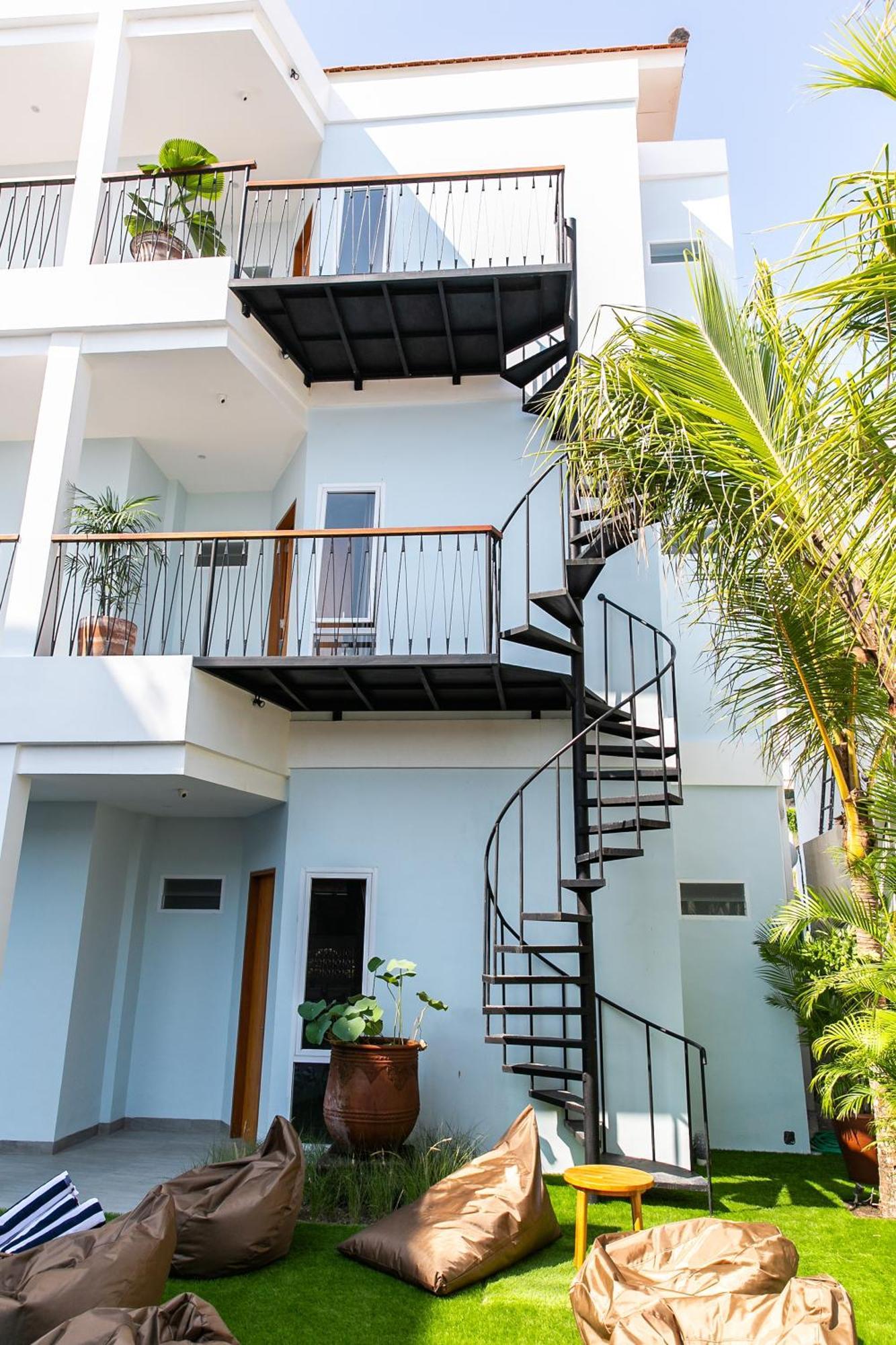 Coco & Pineapple Pants Hostel Canggu (Bali)